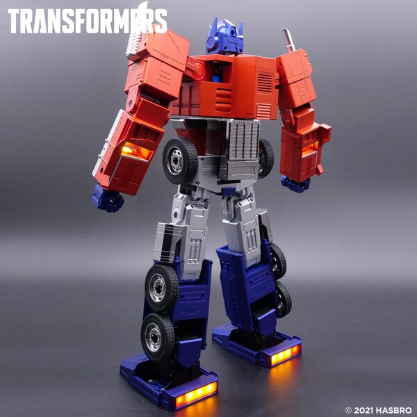 Transformers Optimus Prime Advanced Robot Official Images  (4 of 10)